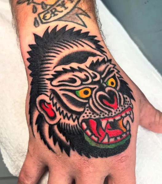 Full Circle Tattoo