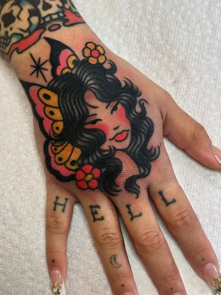 lindseebeetattoo