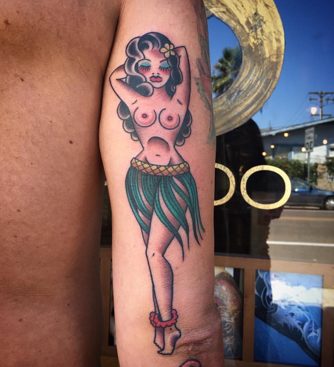 Full Circle Tattoo
