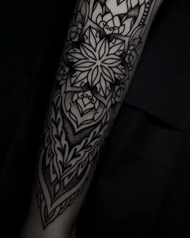 Ink and Dagger Tattoo