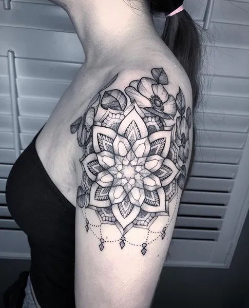 Full Circle Tattoo