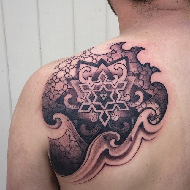 Full Circle Tattoo