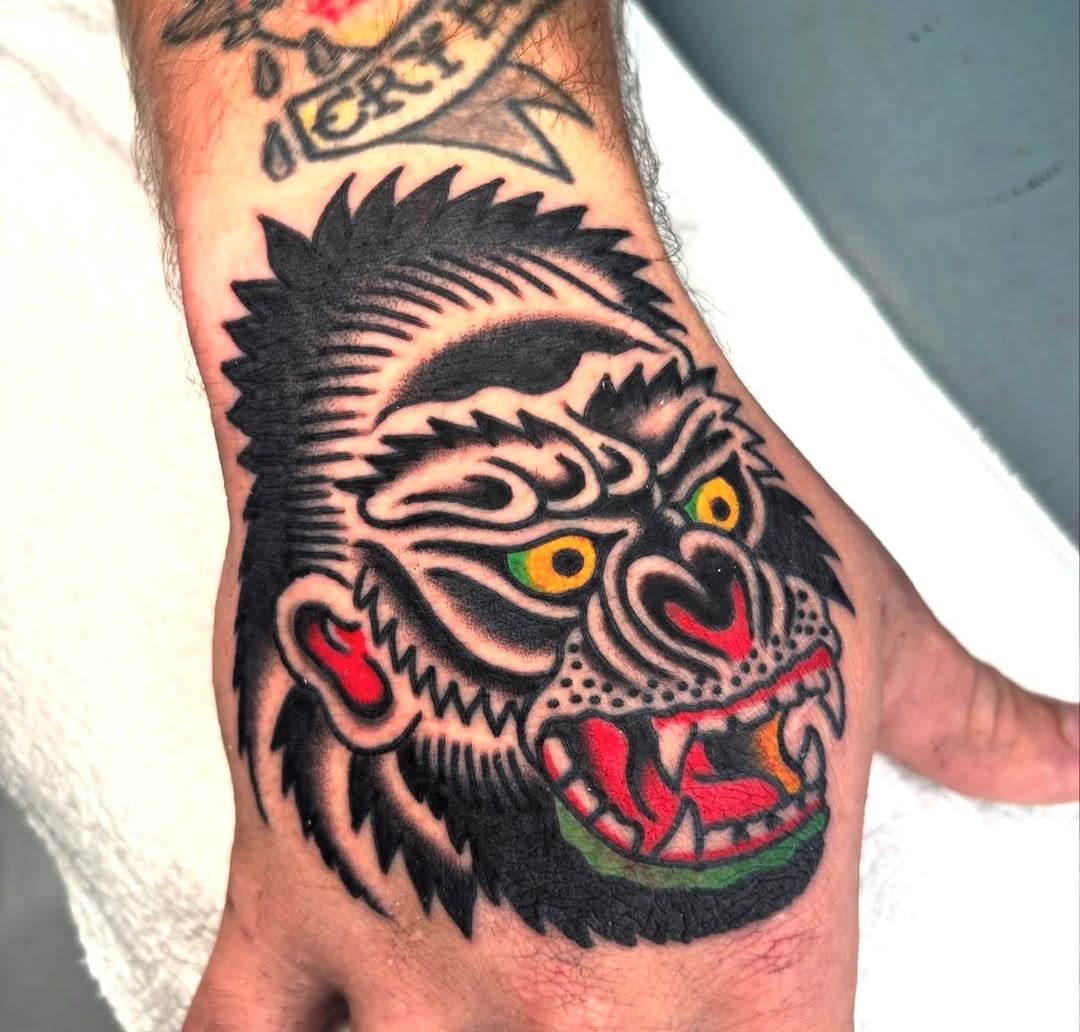 Full Circle Tattoo