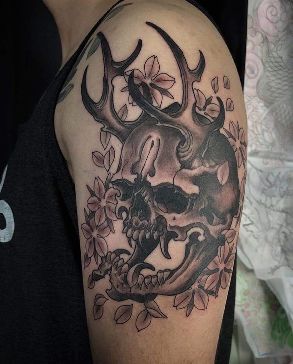 Full Circle Tattoo