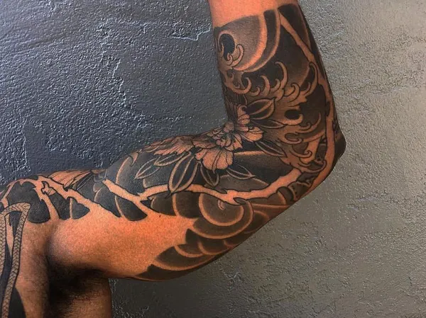 Full Circle Tattoo