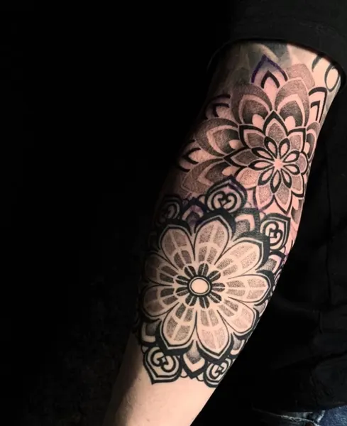 Full Circle Tattoo