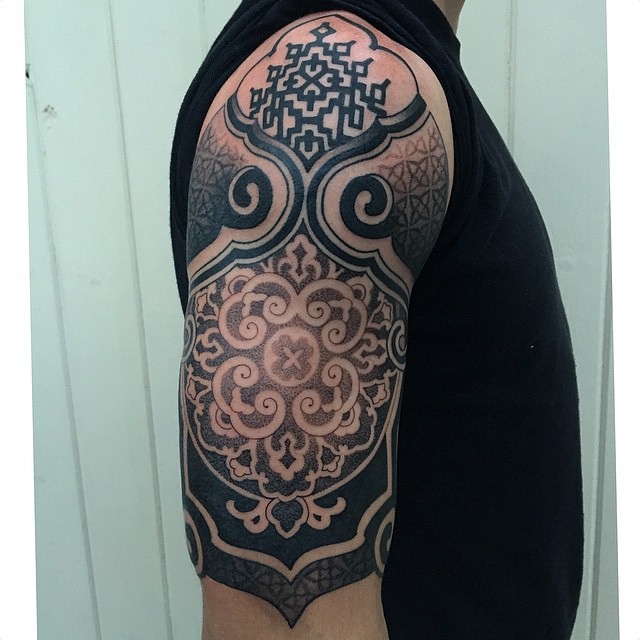 Full Circle Tattoo