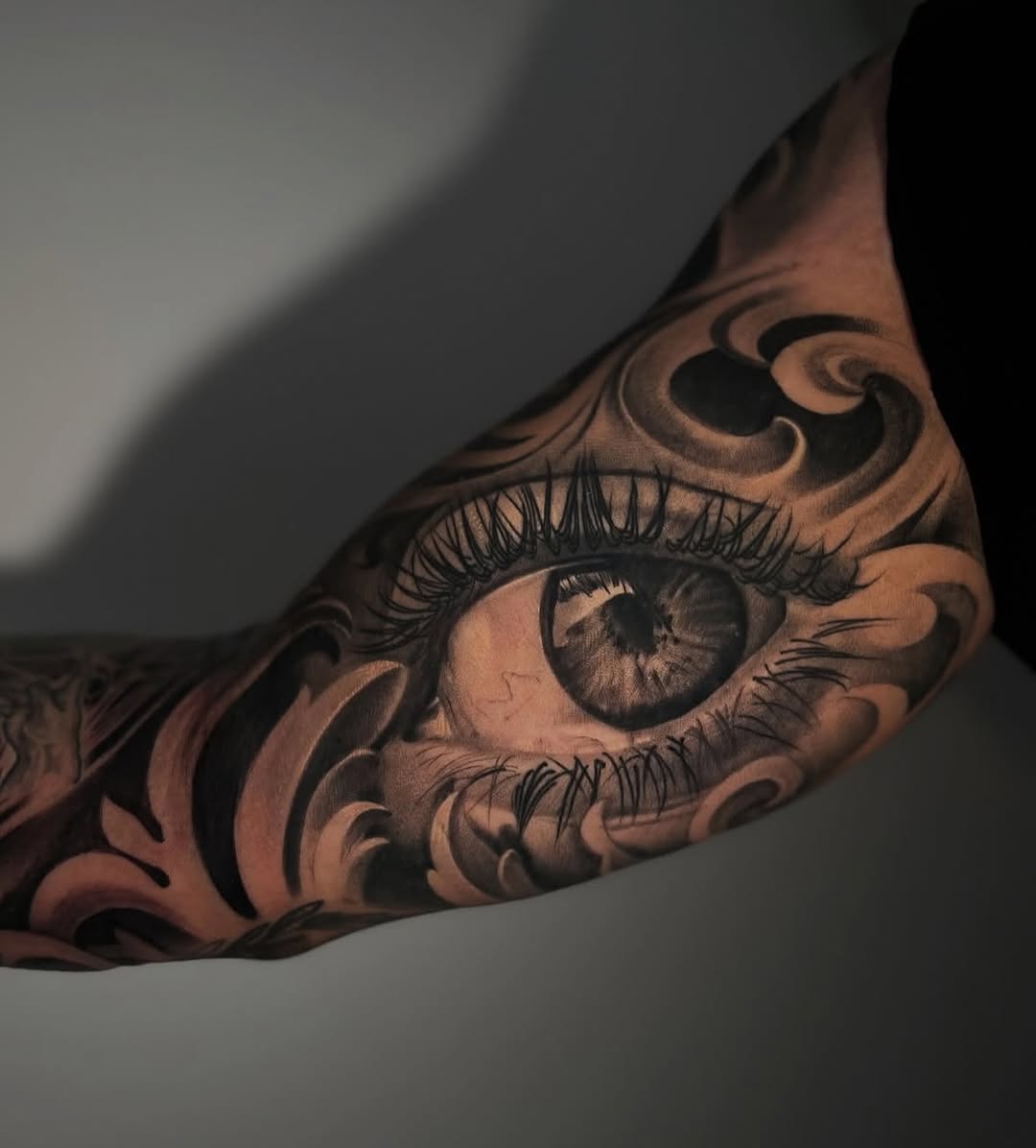Full Circle Tattoo
