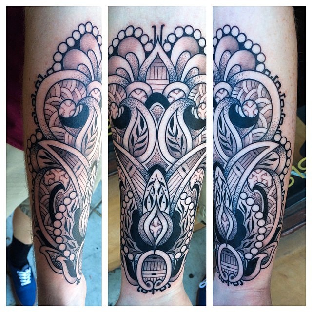 Full Circle Tattoo
