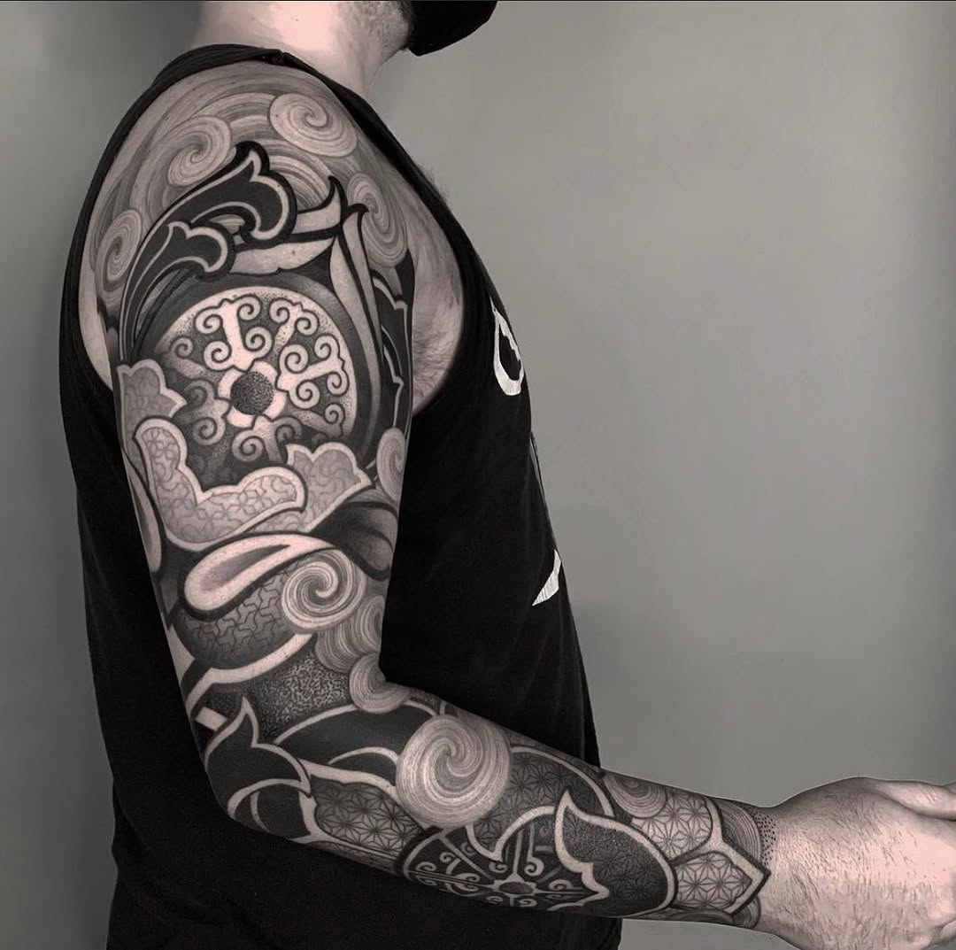 Full Circle Tattoo