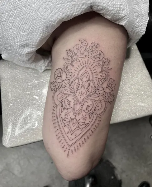 Full Circle Tattoo