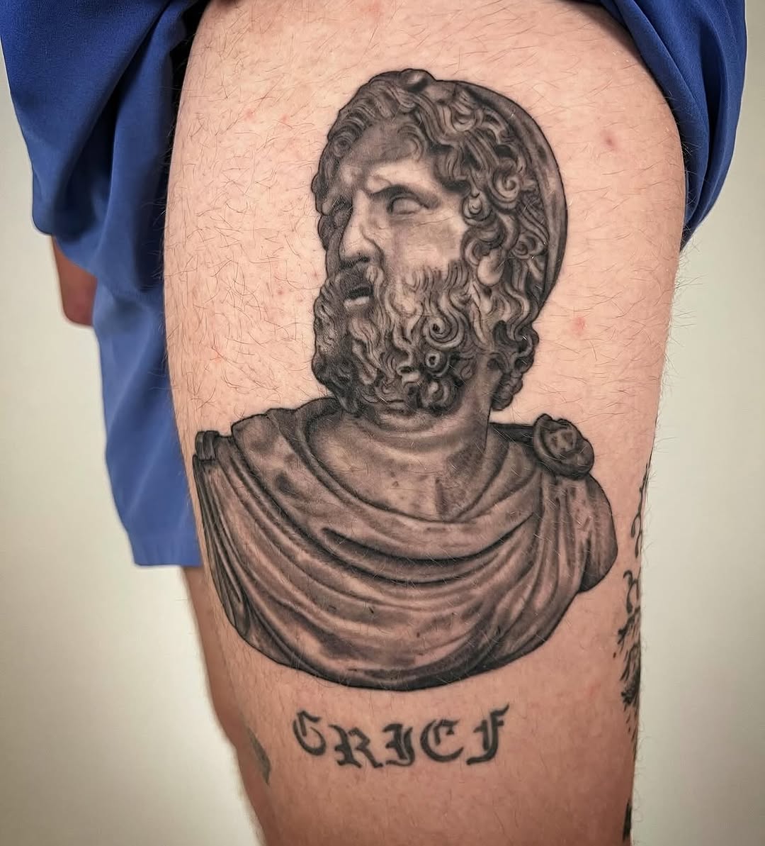 Full Circle Tattoo