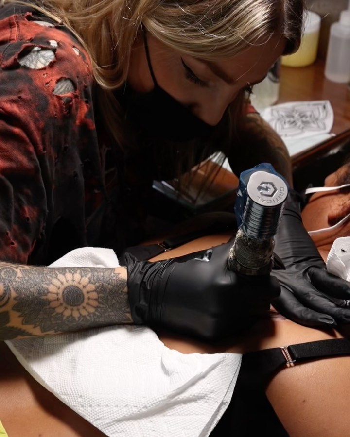Full Circle Tattoo