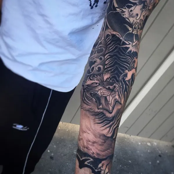 Full Circle Tattoo