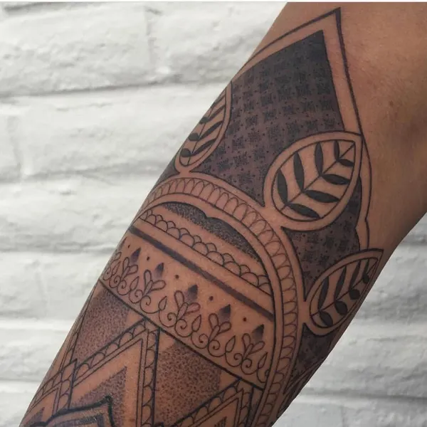 Full Circle Tattoo