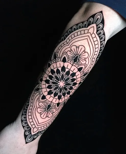 Ink and Dagger Tattoo
