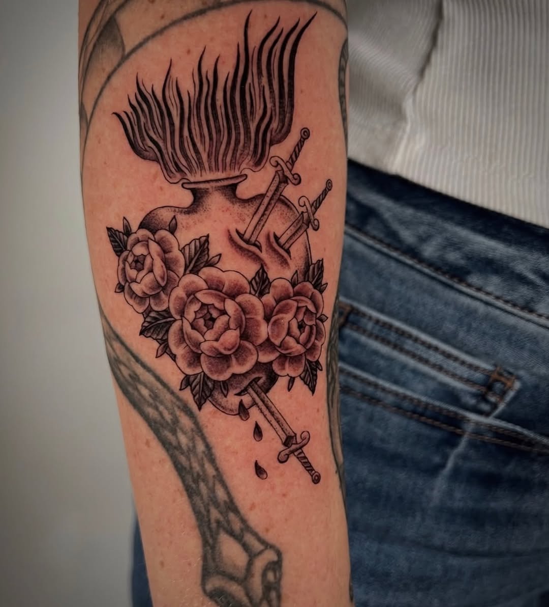 Full Circle Tattoo
