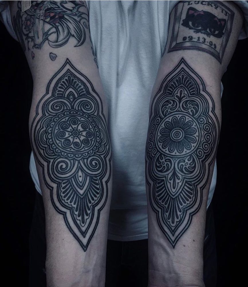 Ink and Dagger Tattoo