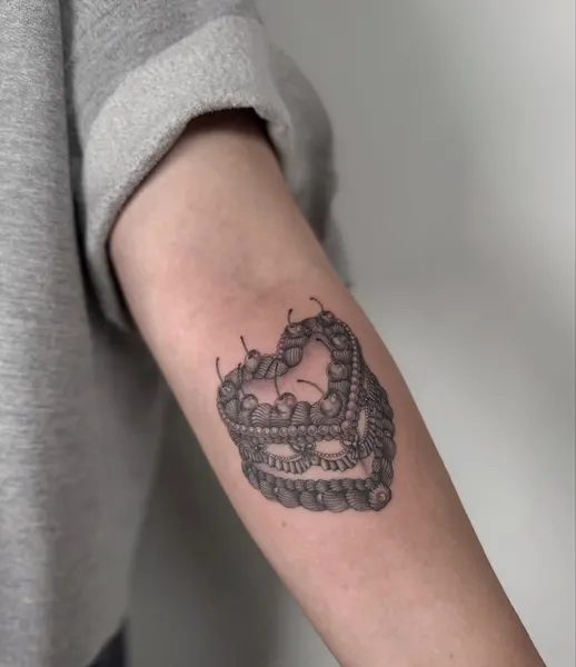 Full Circle Tattoo