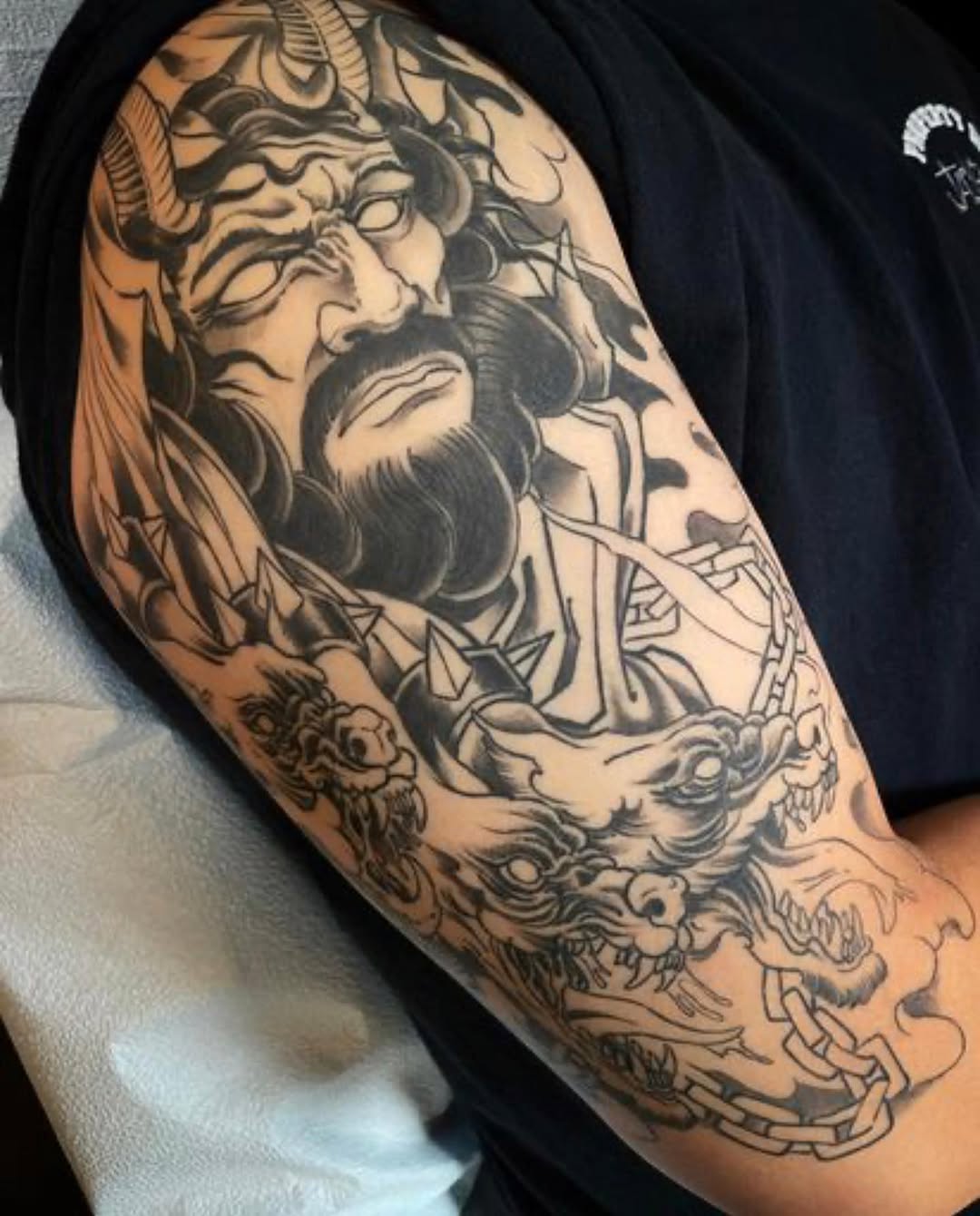 Full Circle Tattoo