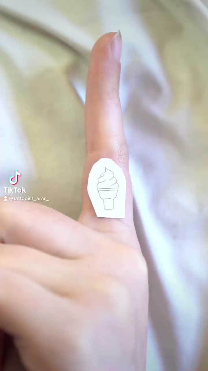 tattooist_arar