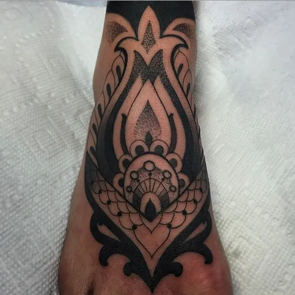 Full Circle Tattoo