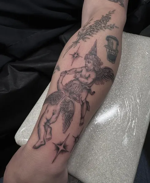 Full Circle Tattoo
