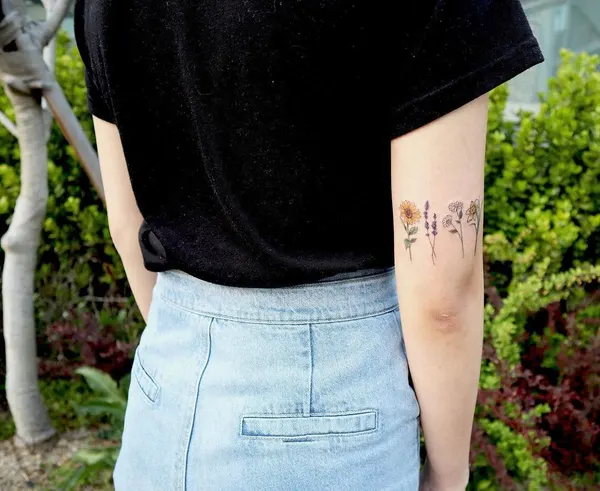 Flower, Lettering