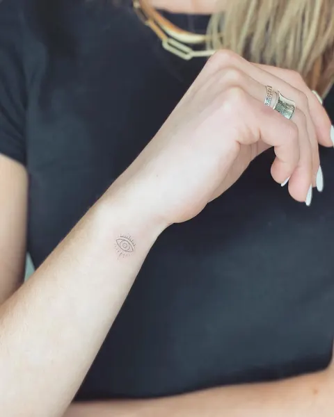 Mini, Lettering