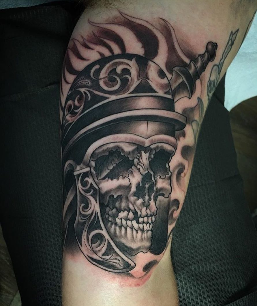 Full Circle Tattoo