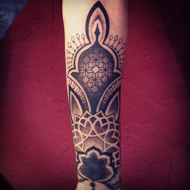 Full Circle Tattoo