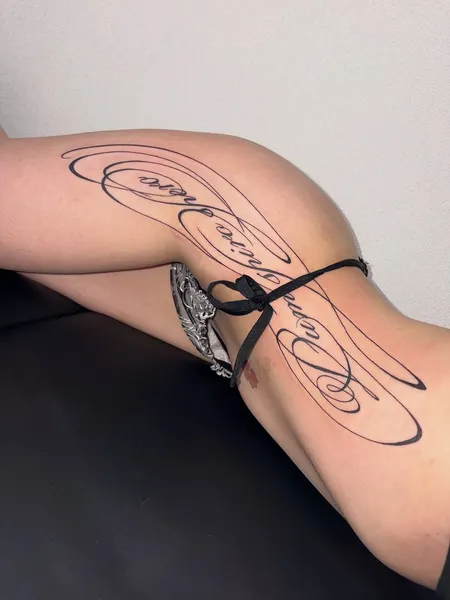 Lettering, 서명