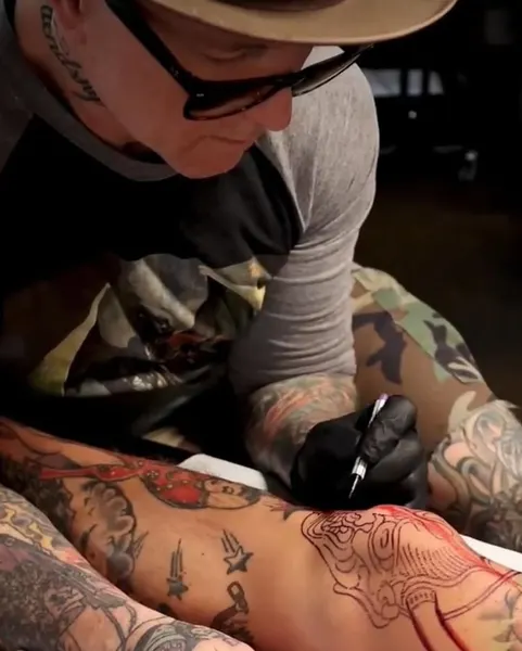 Full Circle Tattoo