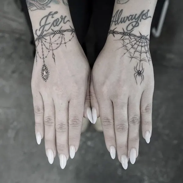 Lettering, Nature