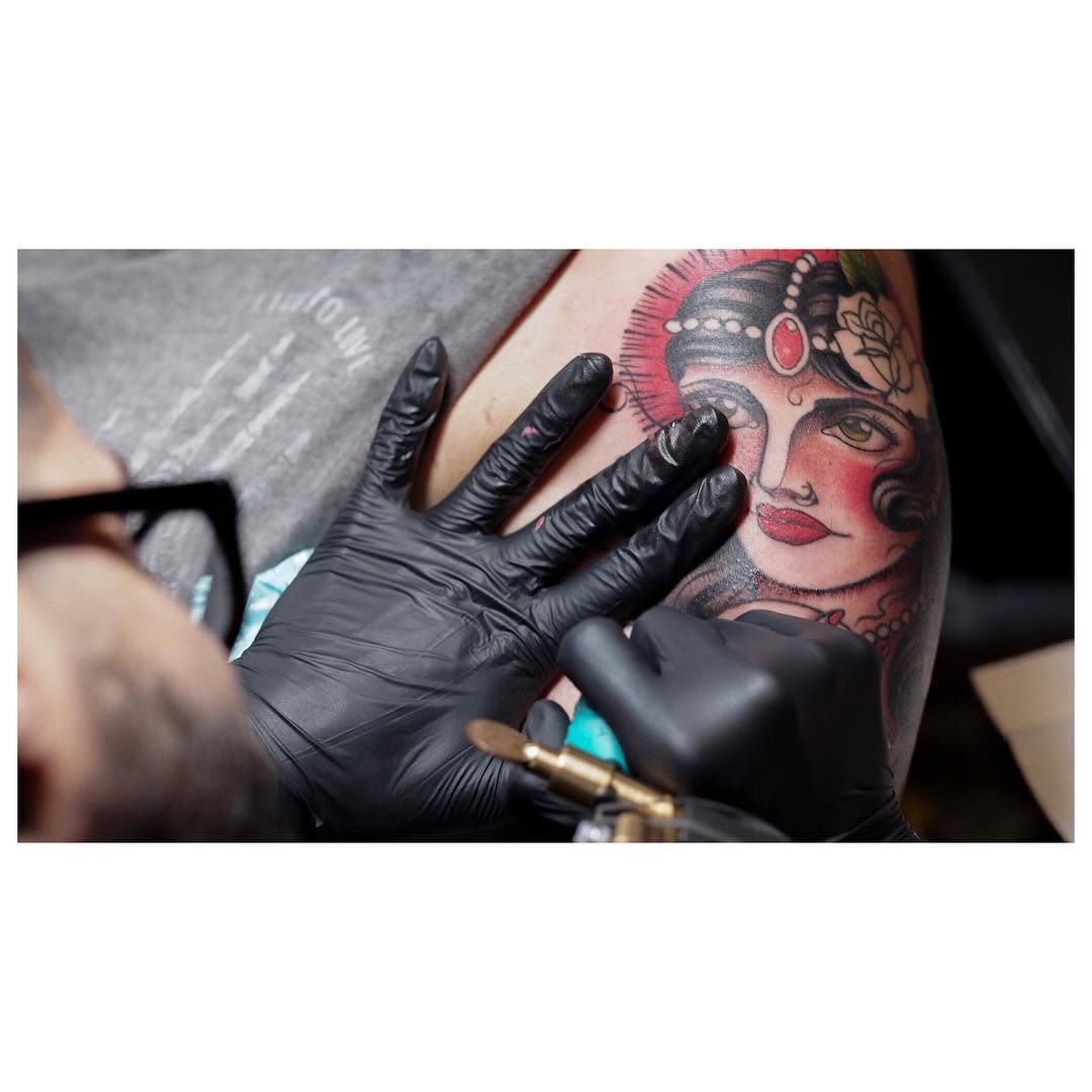 Full Circle Tattoo