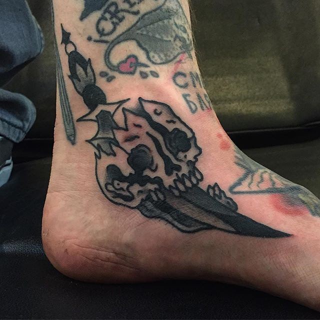 Full Circle Tattoo