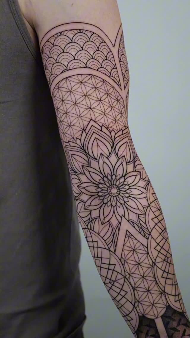 Full Circle Tattoo