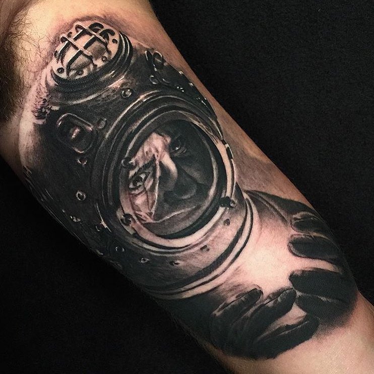 Ink and Dagger Tattoo