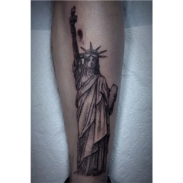 Full Circle Tattoo