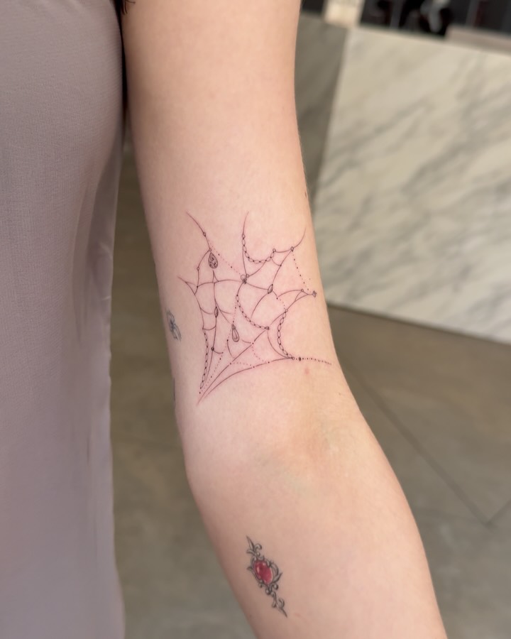 tattooist_solar