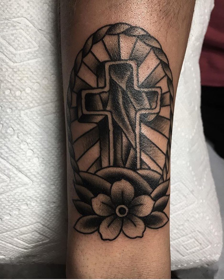 Full Circle Tattoo
